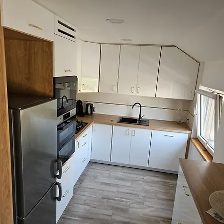 Nad Jeziorem Holiday home Milki
