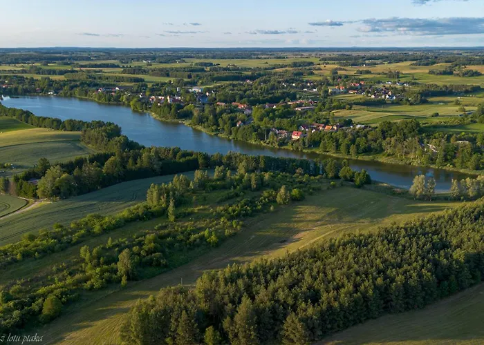 Nad Jeziorem Holiday home *